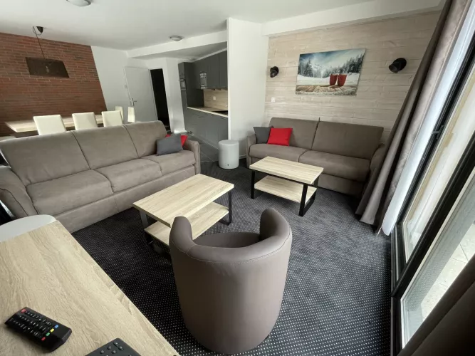 P53 / 3 pièces / 10 personnes