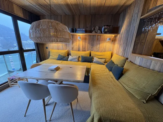 EUR501 / 2 pièces / 6 personnes