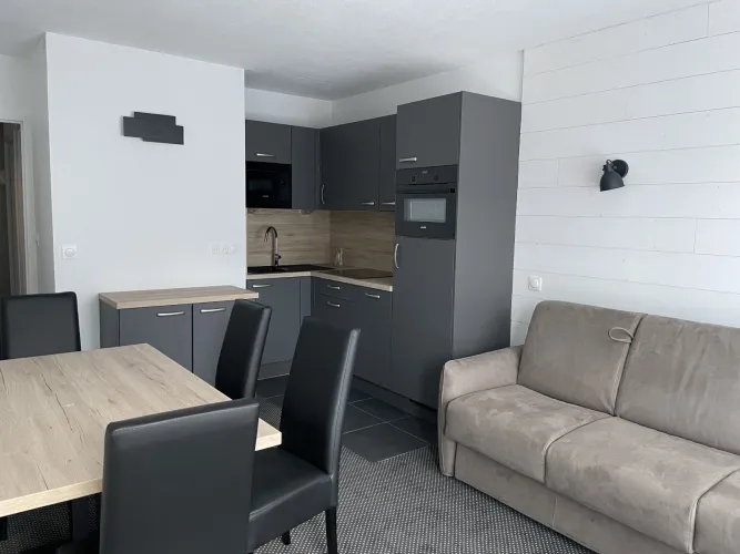 EUR215 / Studio / 6 personnes