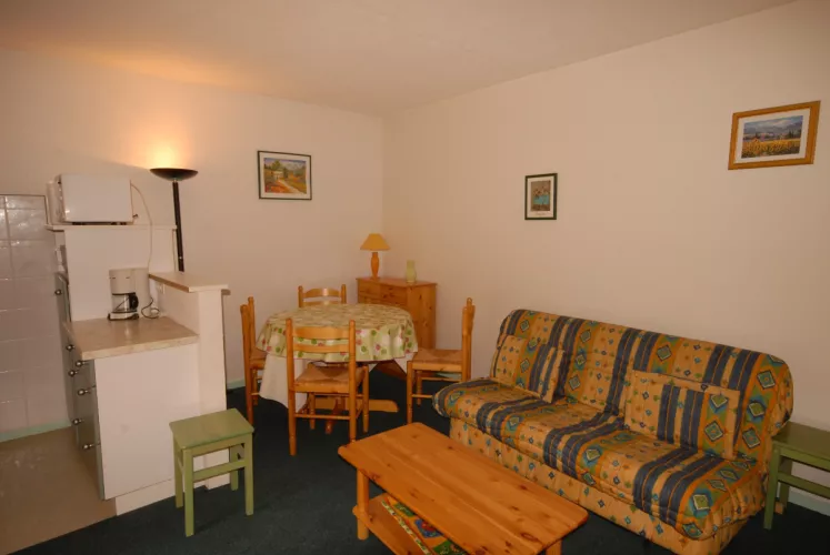 ISA76 / Studio / 6 personnes