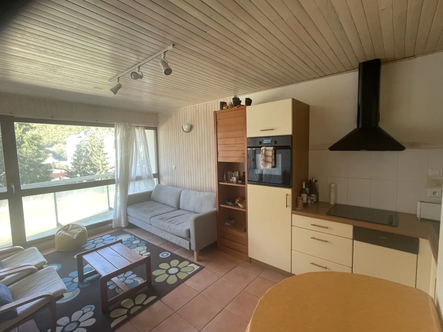 Eur 104 / Studio cabine / Gourette Station